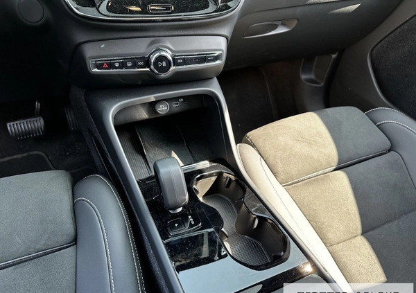 Volvo XC 40 cena 199900 przebieg: 9100, rok produkcji 2022 z Kościerzyna małe 562